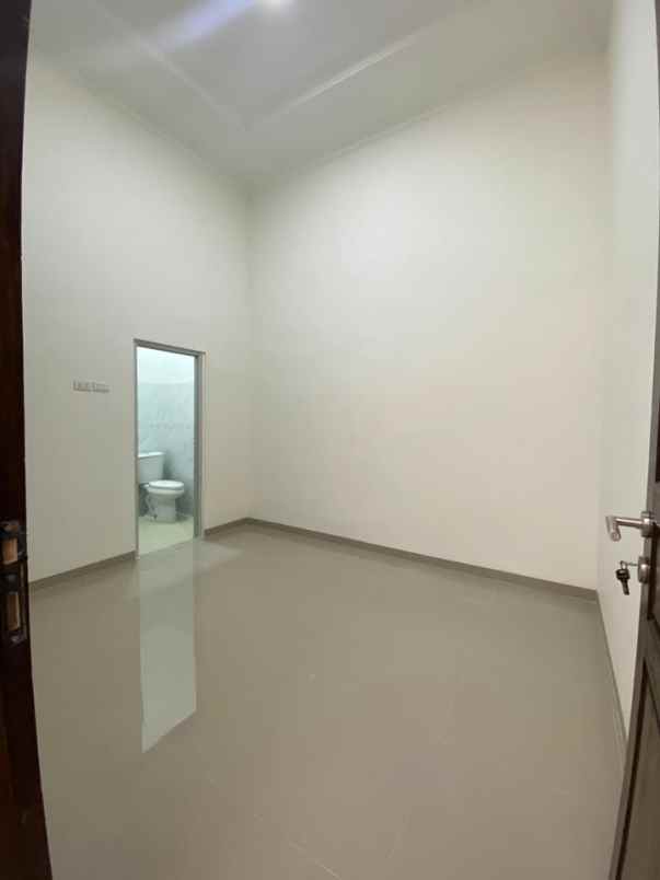 dijual rumah jalan pulau sebeso