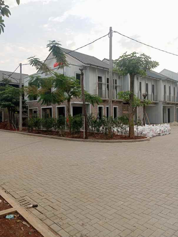 dijual rumah jalan raya cirendeu