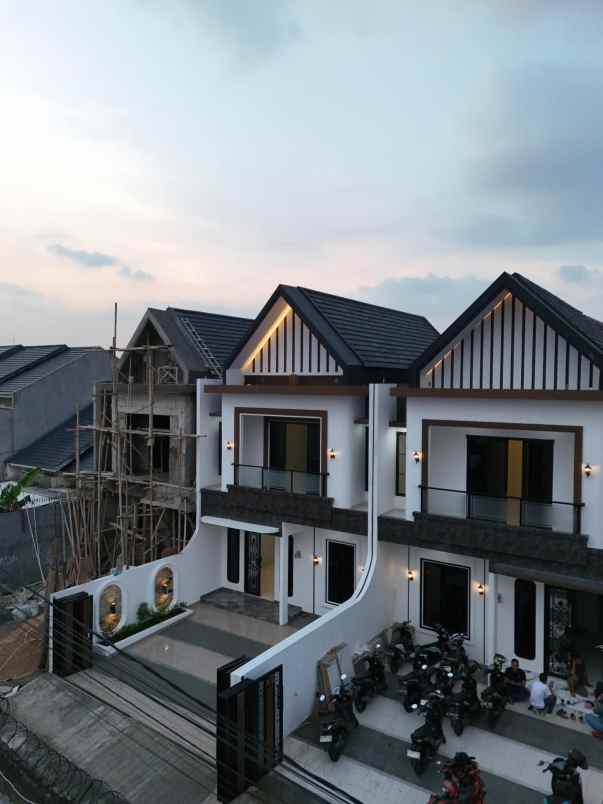 dijual rumah jalan raya jagakarsa
