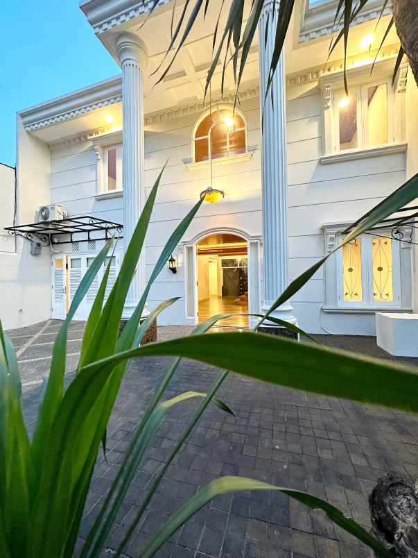 dijual rumah jalan raya pondok indah