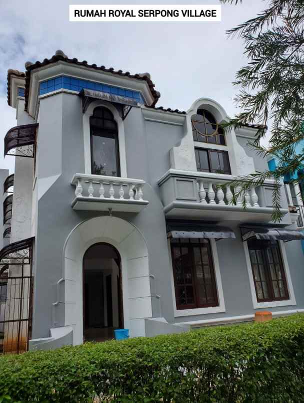 dijual rumah jalan raya serpong