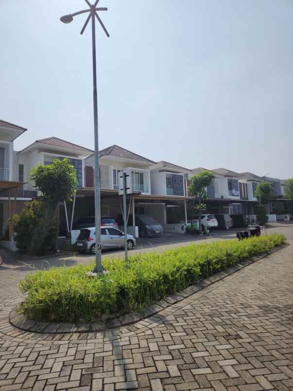 dijual rumah jalan royal residence
