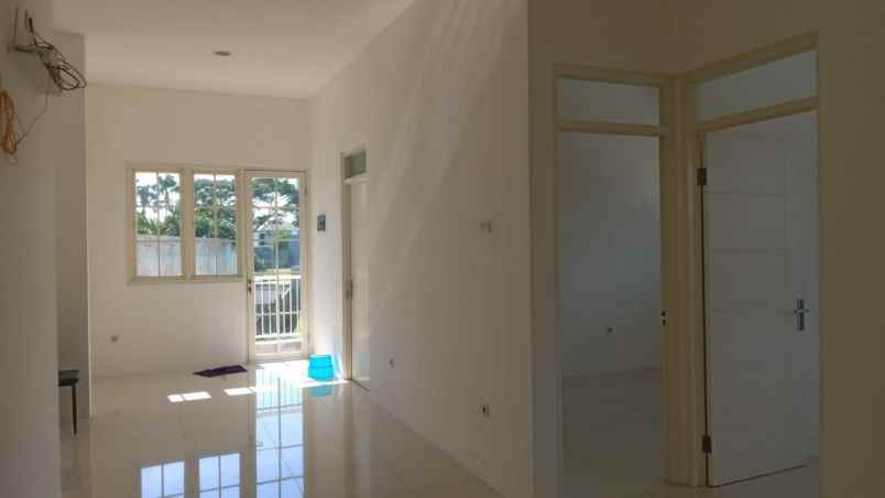 dijual rumah jalan royal residence