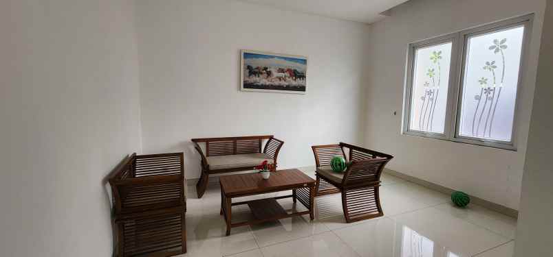 dijual rumah jalan setiabudi lembang