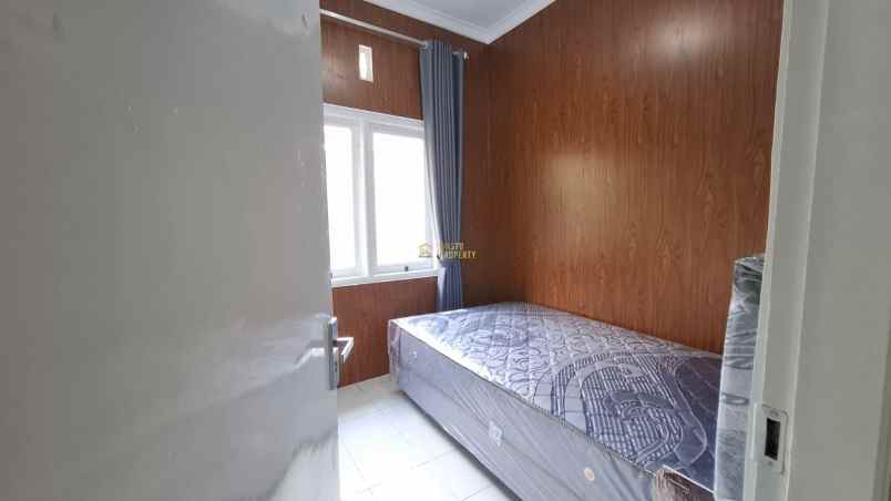 dijual rumah jambidan