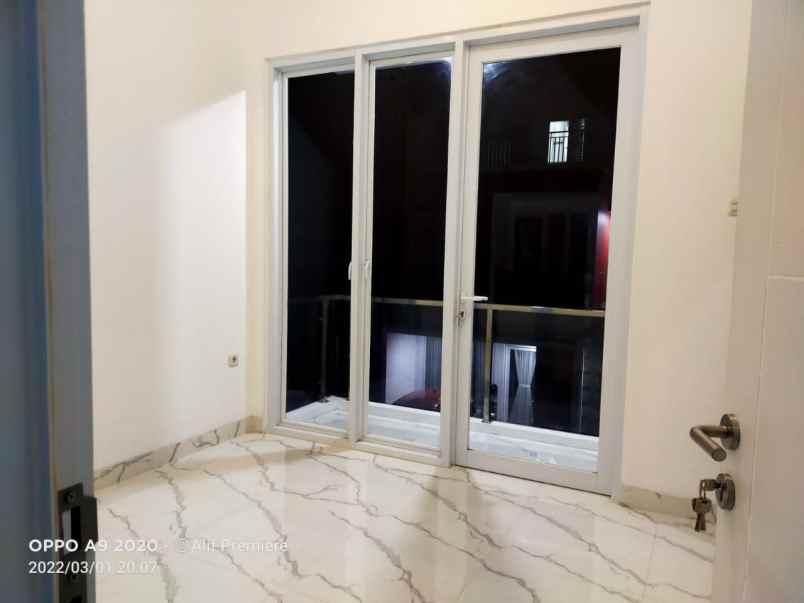 dijual rumah jatibening