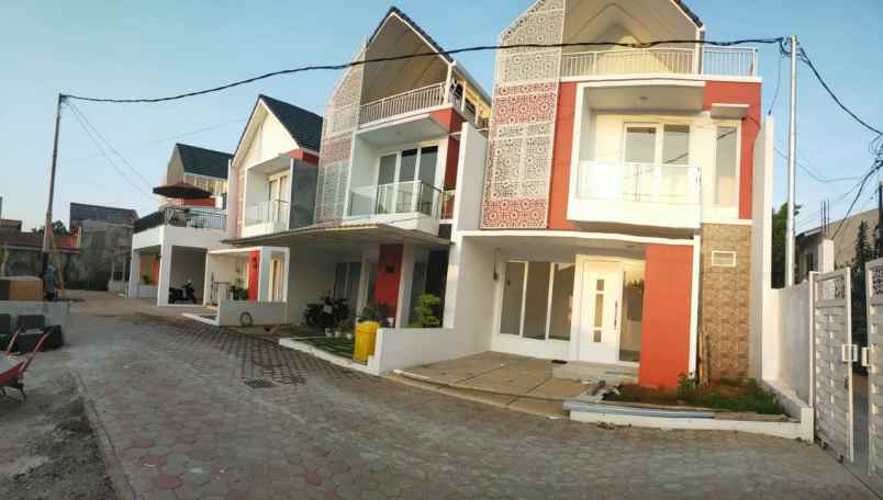 dijual rumah jatibening