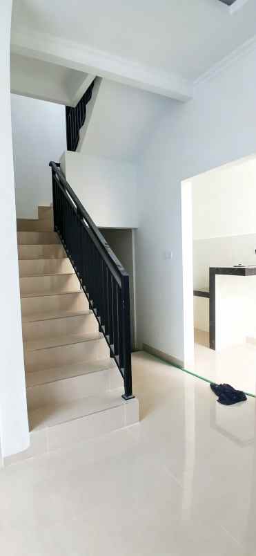dijual rumah jatiwaringin