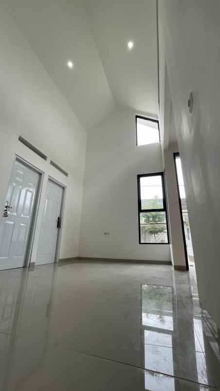 dijual rumah jl alternatif bukit indah