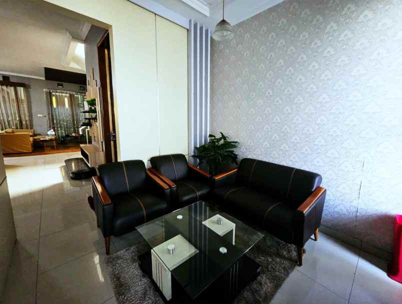 dijual rumah jl buah batu