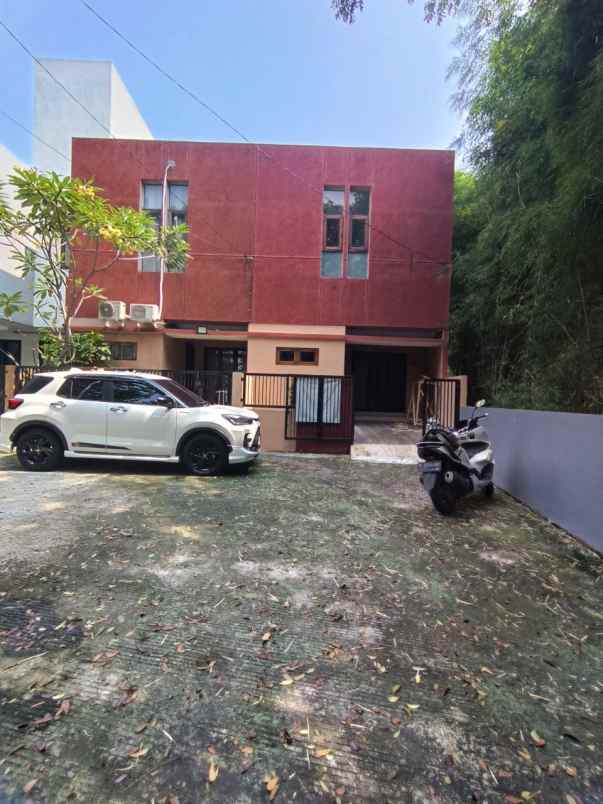 dijual rumah jl camat