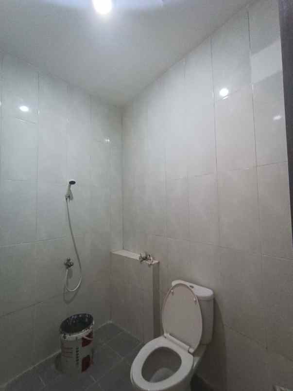 dijual rumah jl camat