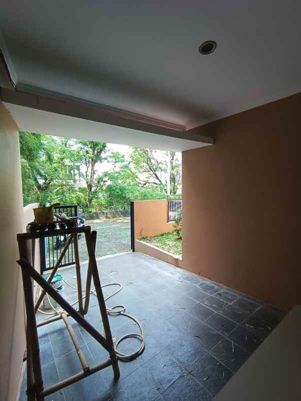 dijual rumah jl camat