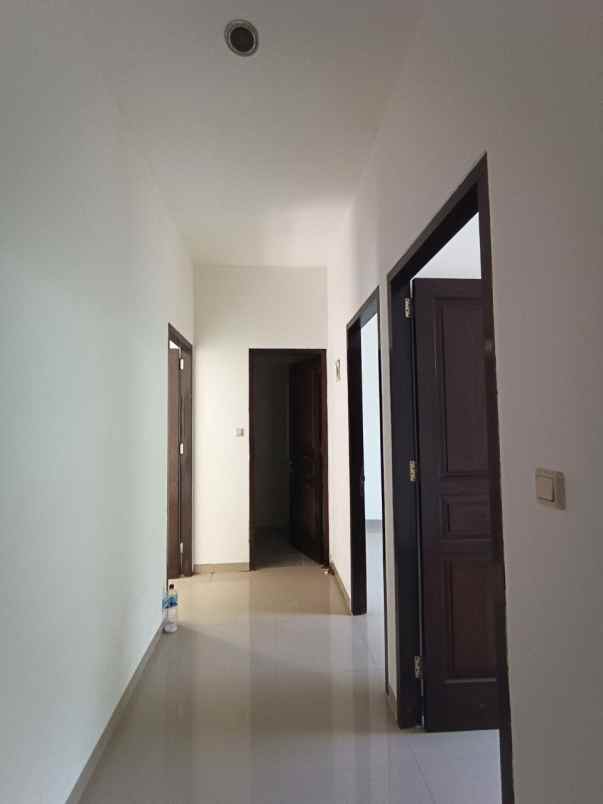 dijual rumah jl camat