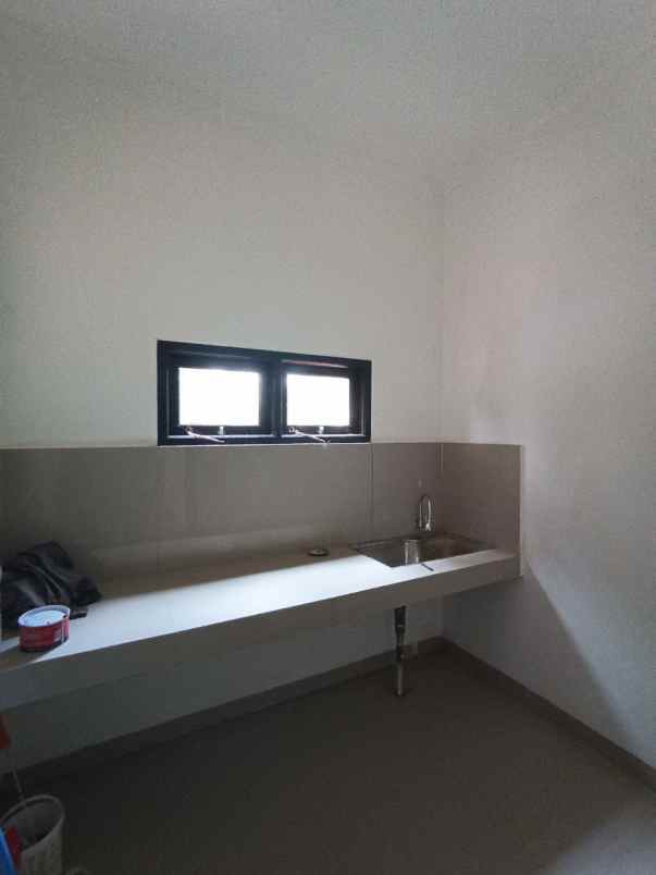 dijual rumah jl camat