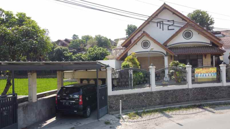 dijual rumah jl cangkuang leles