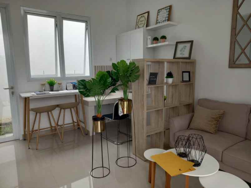 dijual rumah jl ciganitri terusan logam