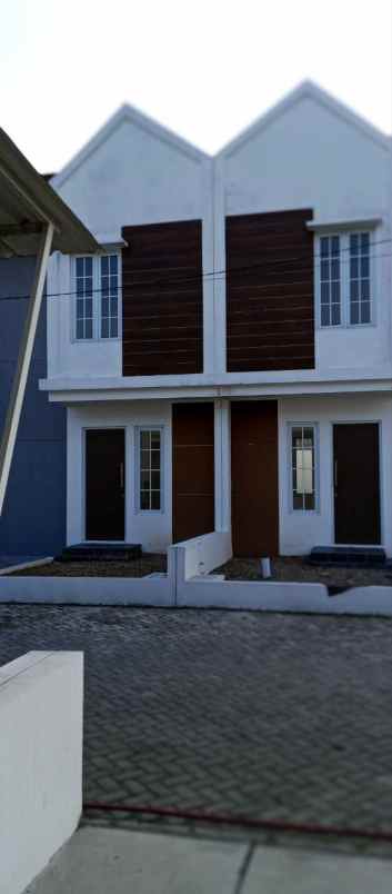dijual rumah jl ciganitri terusan logam