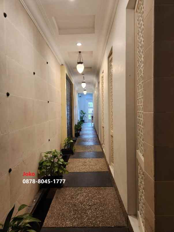 dijual rumah jl cikini raya