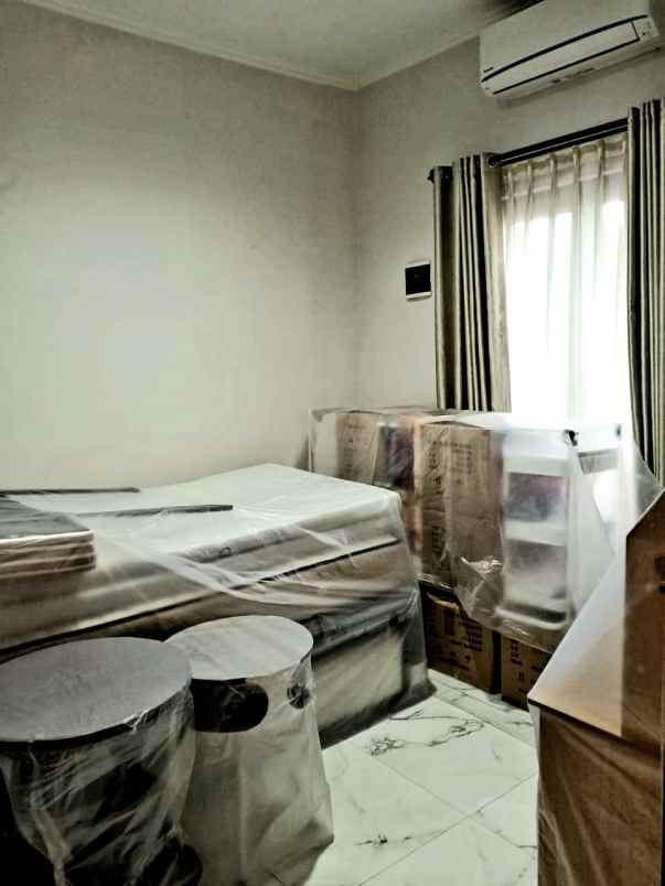 dijual rumah jl cisaranten kulon