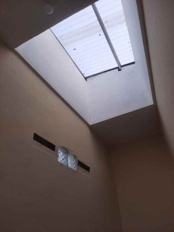 dijual rumah jl dongkal poris rt 002 rw 03