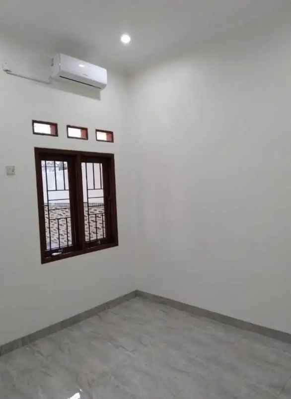 dijual rumah jl duren sawit baru
