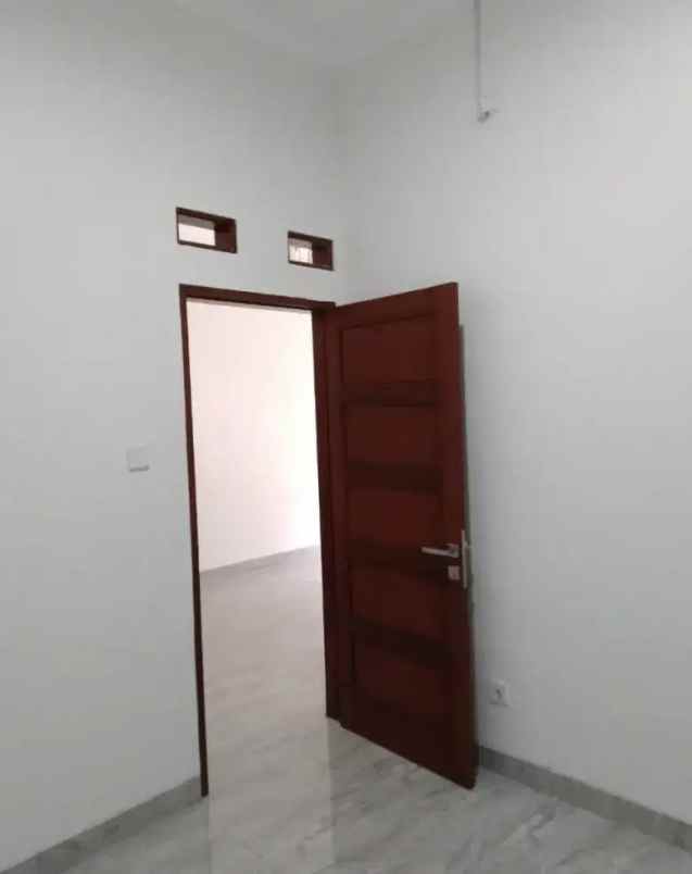 dijual rumah jl duren sawit baru