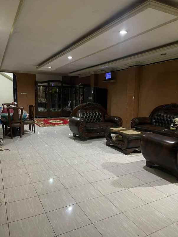 dijual rumah jl industri