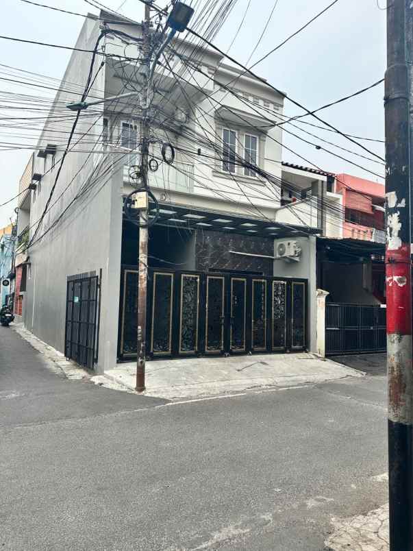 dijual rumah jl kampung rawa johar baru
