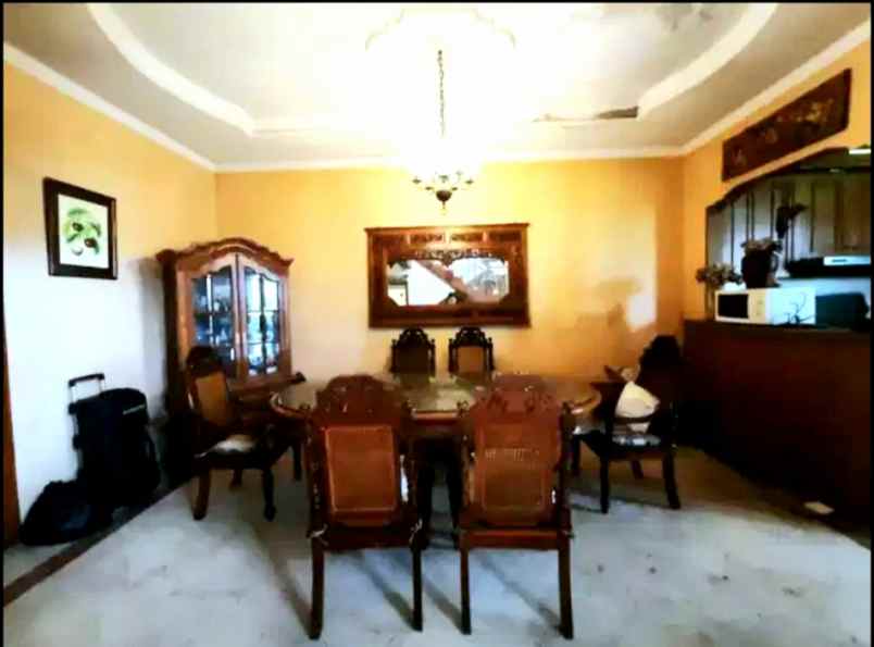 dijual rumah jl kawaluyaan indah