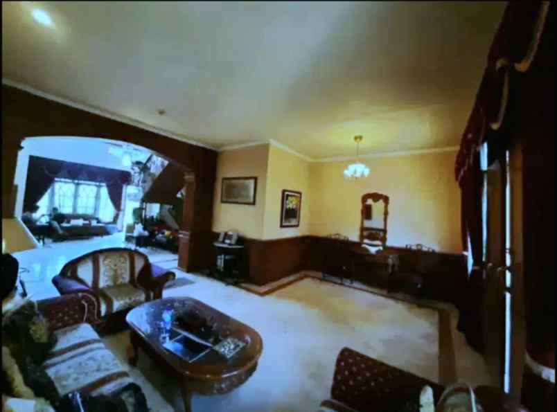 dijual rumah jl kawaluyaan indah