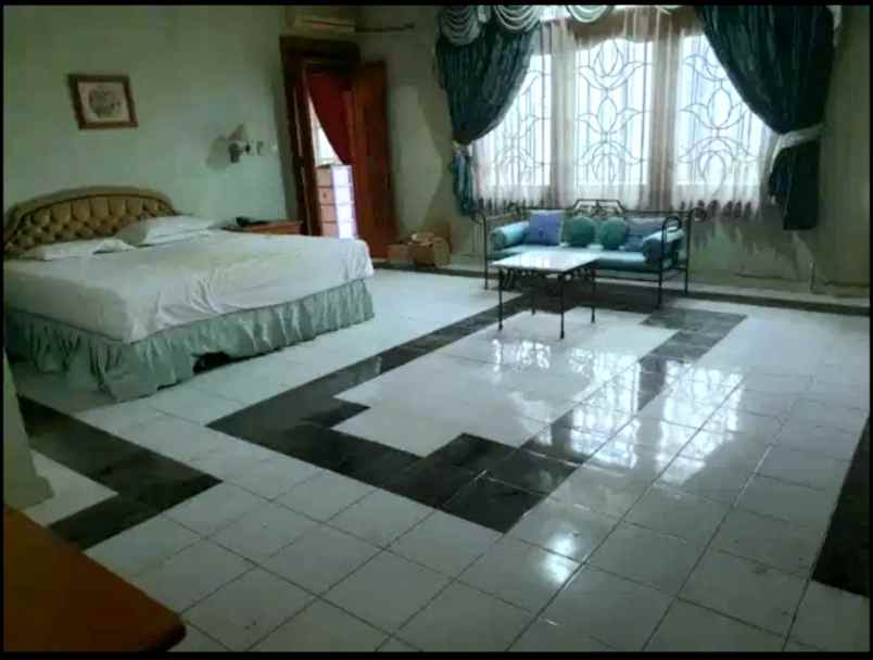 dijual rumah jl kawaluyaan indah