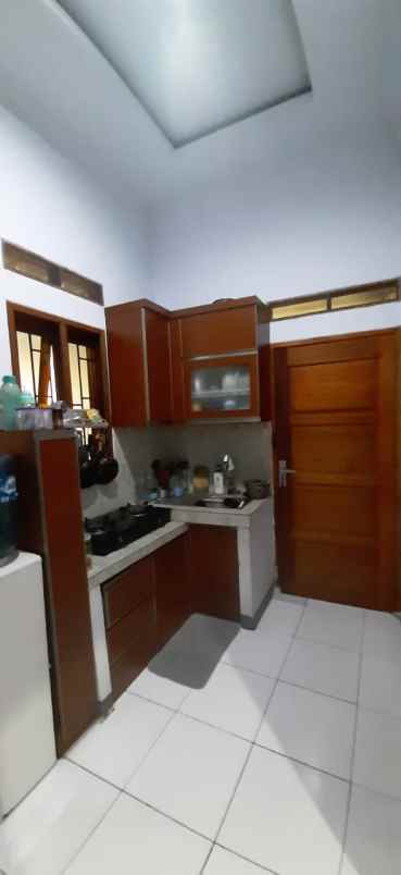 dijual rumah jl kh hasyim ashari