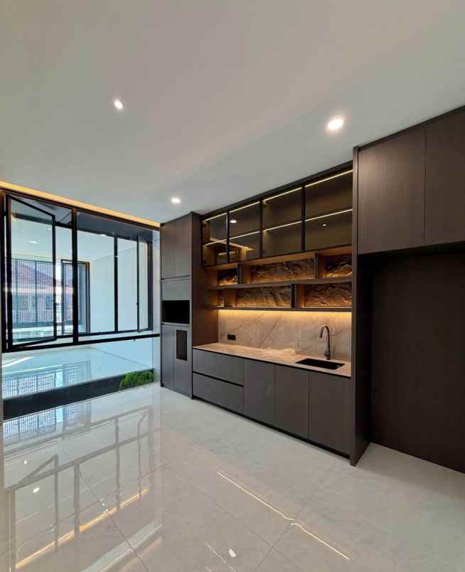 dijual rumah jl manyar kertoarjo surabaya