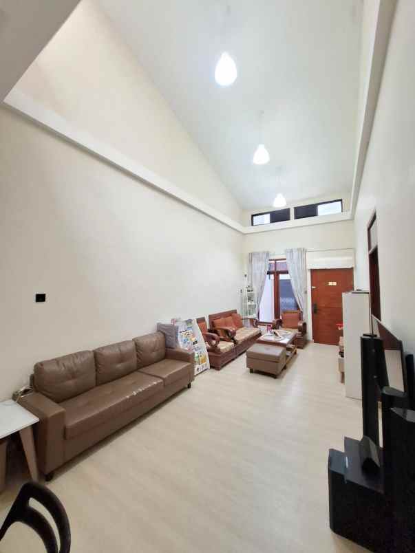 dijual rumah jl mars margahayu metro