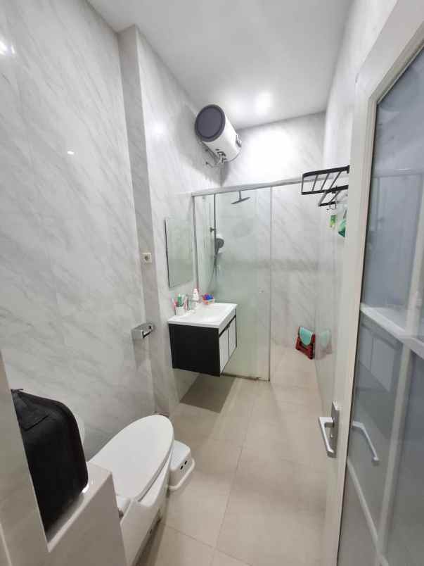 dijual rumah jl mars margahayu metro