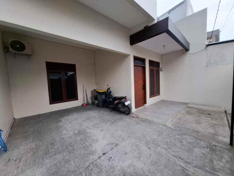 dijual rumah jl mars margahayu metro