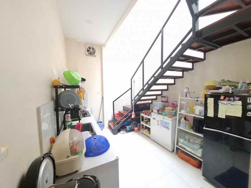 dijual rumah jl mars margahayu metro