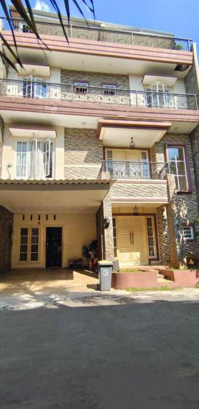 dijual rumah jl matraman