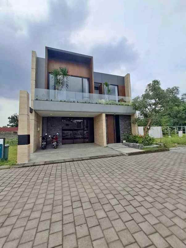 dijual rumah jl palagan km 6