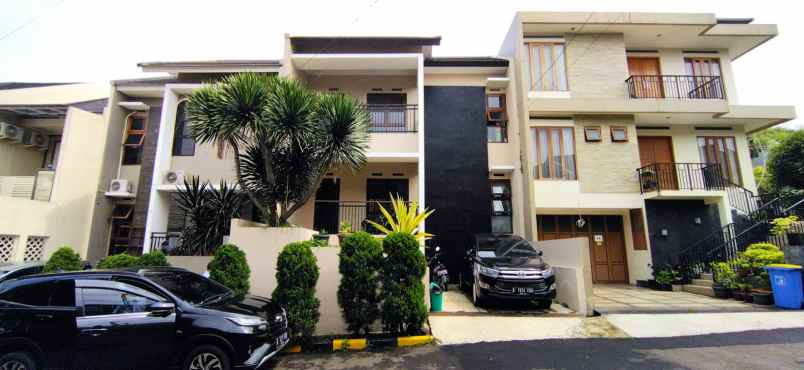 dijual rumah jl pasir impun bandung