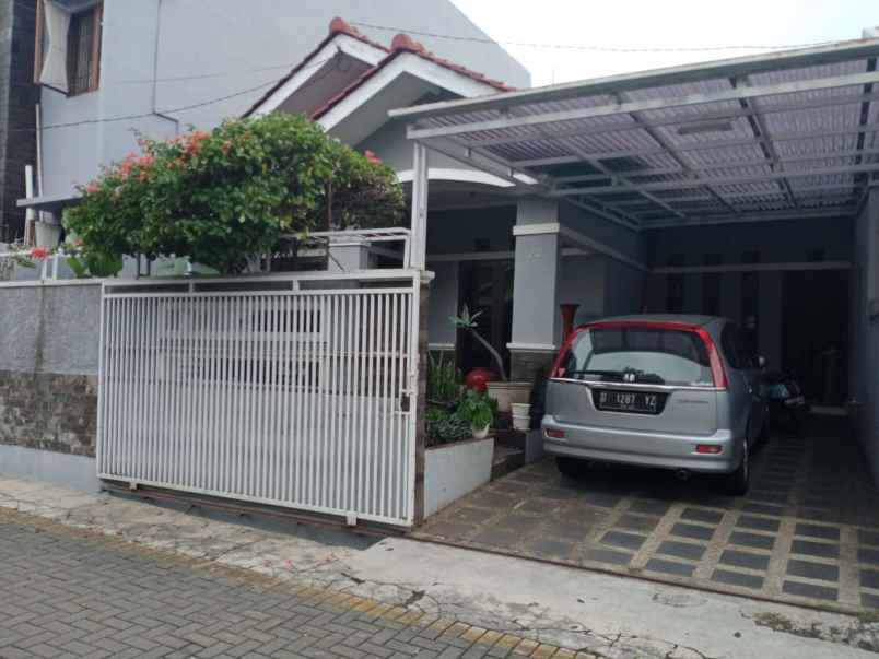 dijual rumah jl permana