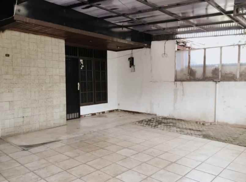 dijual rumah jl pesanggrahan permai