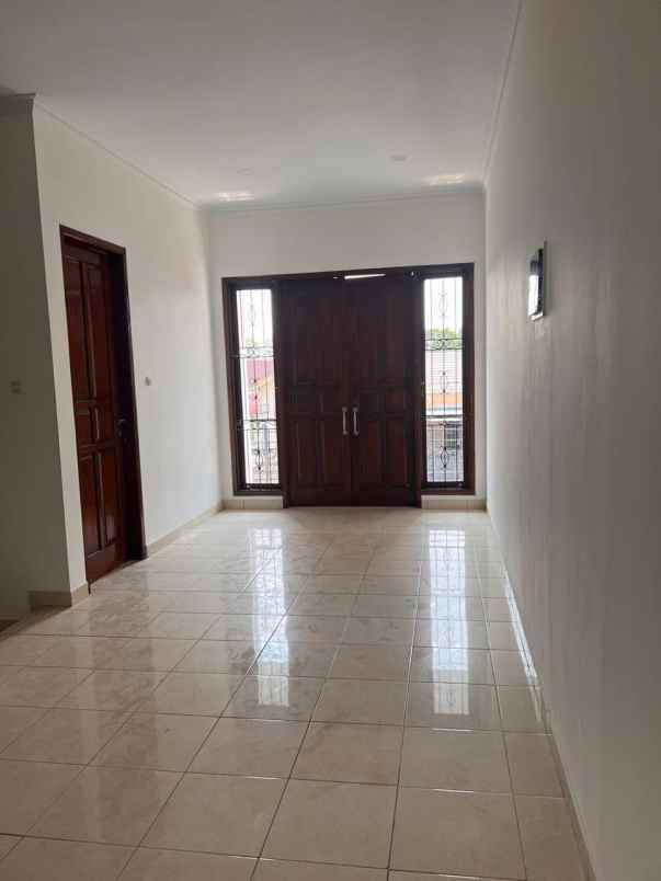 dijual rumah jl pisangan lama kel