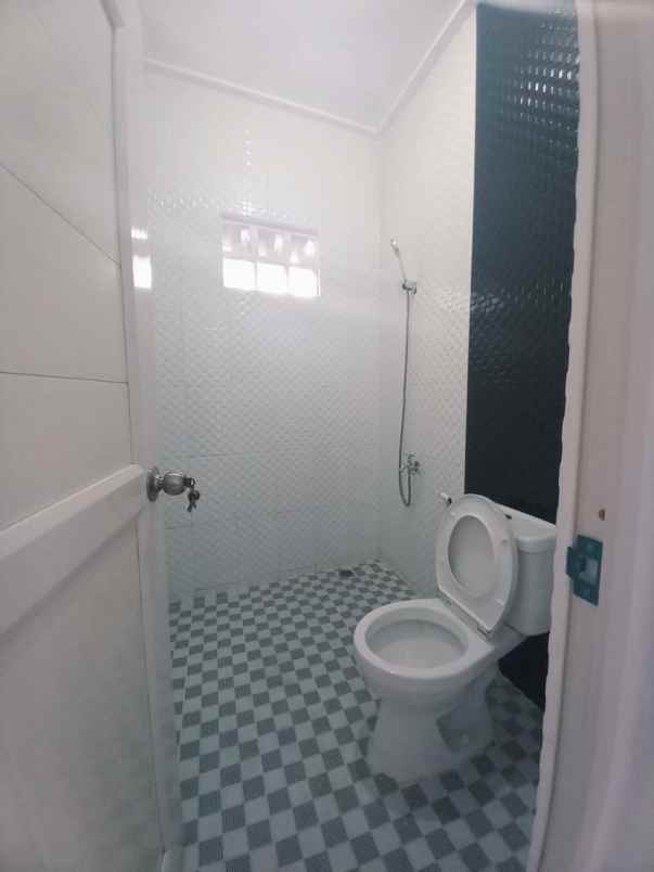 dijual rumah jl ratna jati kramat