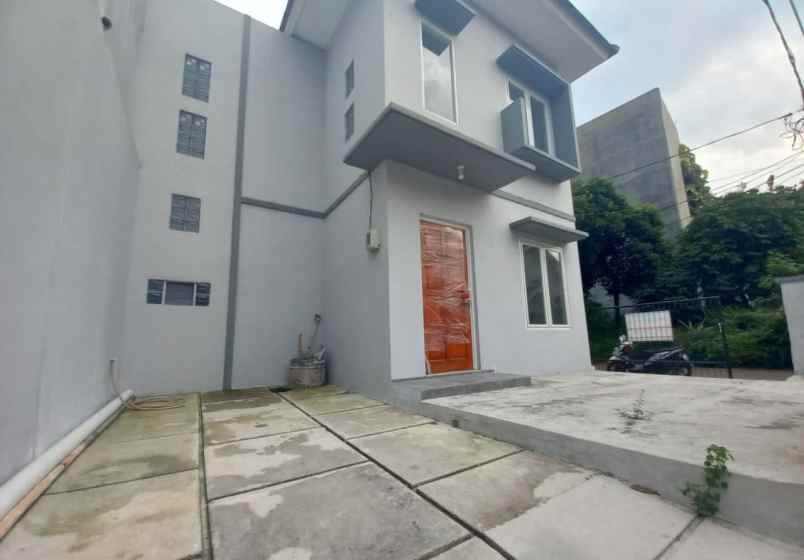 dijual rumah jl ratna jati kramat