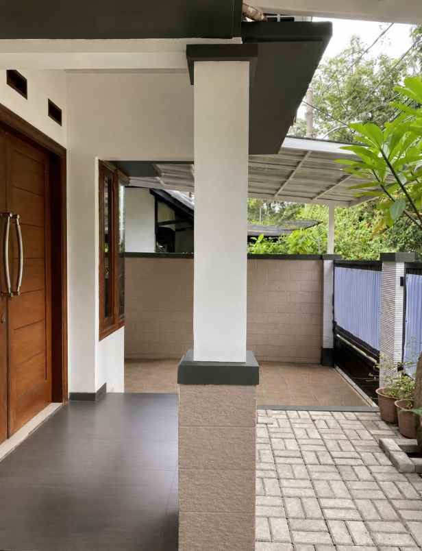 dijual rumah jl raya cirendeu ciputat