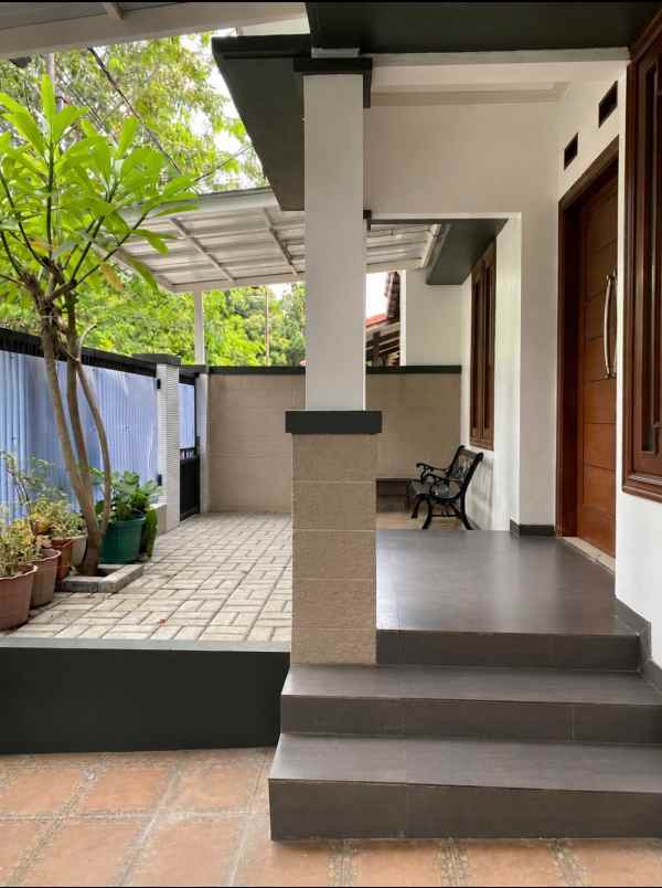 dijual rumah jl raya cirendeu ciputat