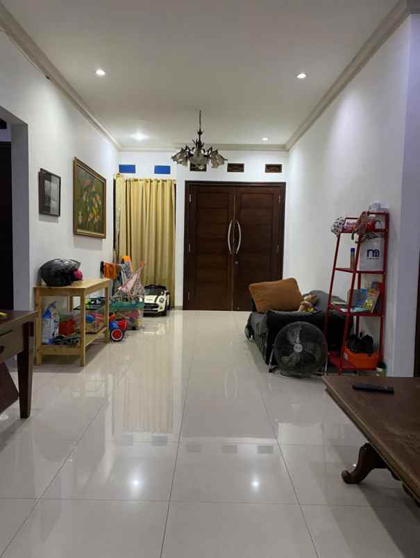 dijual rumah jl raya cirendeu ciputat