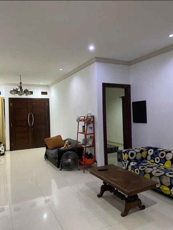 dijual rumah jl raya cirendeu ciputat